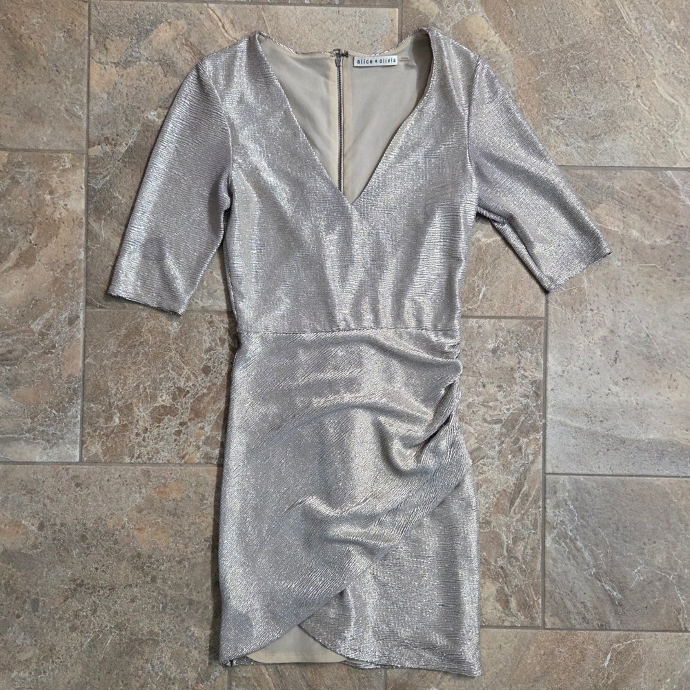 Alice + Olivia Silver Metallic V-Neck Ruched Mini Dress CC907V31537 Size 2